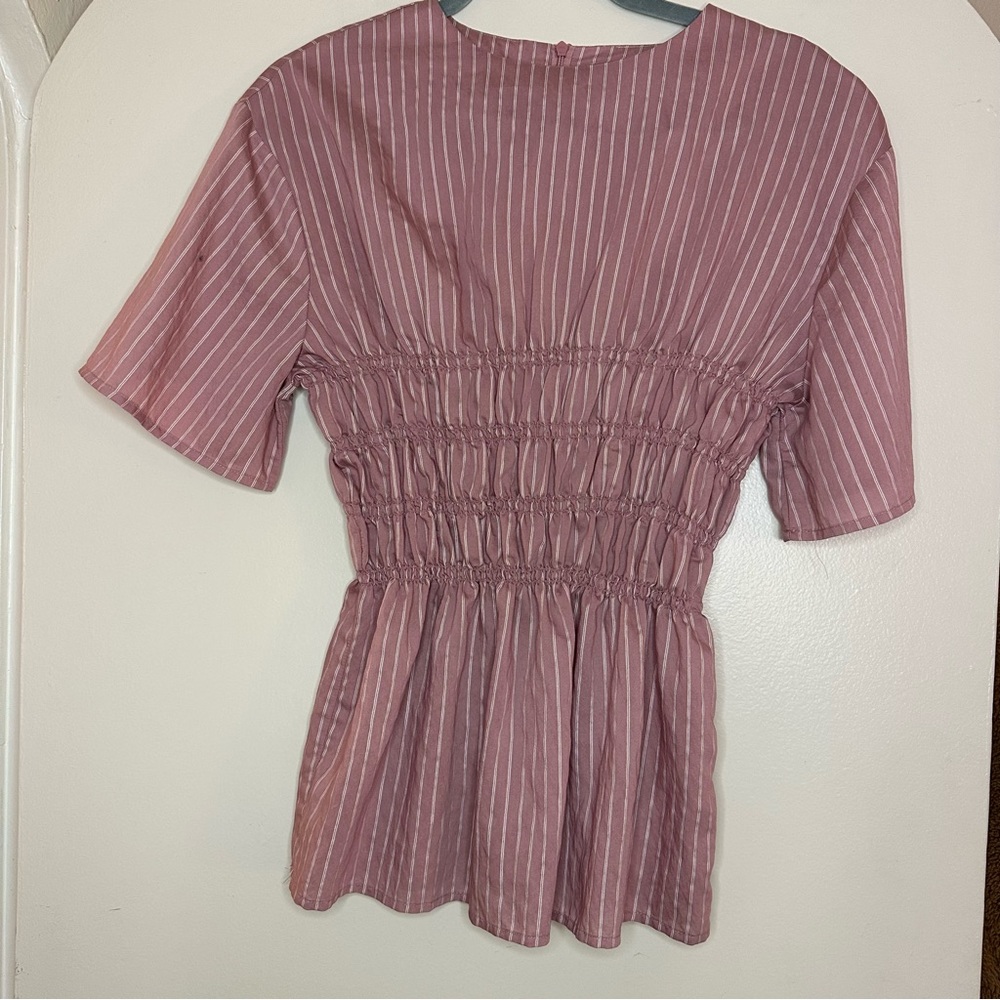 Missguided Women’s size 4 pink ruched blouse